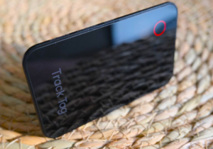 D-Card 2.0 The Slim Smart Tracker That Goes Everywhere