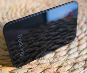 D-Card 2.0 The Slim Smart Tracker That Goes Everywhere