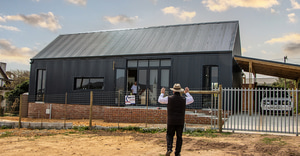 When is the Best Time to Paint Your House in the Overberg?