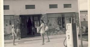 Vintage Pearly Beach Shop Photo 1985