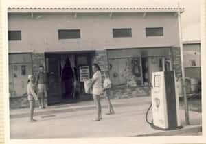 Vintage Pearly Beach Shop Photo 1985