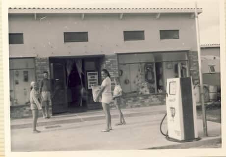 Vintage Pearly Beach Shop Photo 1985