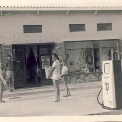 Vintage Pearly Beach Shop Photo 1985