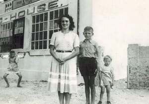 Historic Gansbaai Boarding House Photo from the 1940s
