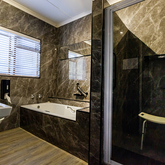 Bathroom / Shower - Mattanja - Assisted Living for the Elderly - Xplorio™ Gansbaai