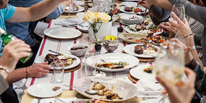 stanford-guests-enjoy-delectable-cuisine-LR_1
