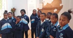 Grade 6 Earth Rangers Explore the Grootbos Florilegium Gallery