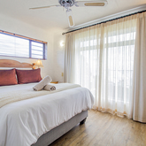 Princeview Second Bedroom - Kingsview Guesthouse - Xplorio™ Gansbaai