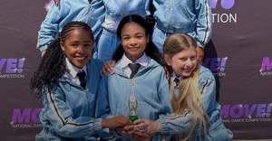 Lia en die Diamond Dancers skitter!