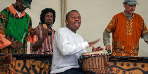 live-african-music-at-hermanus-whale-festival-LR