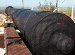 5. Hiking Trail to the Signal Cannons