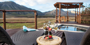 A heated plunge pool overlooking the mountains is a favorite place to spot your favorite birds. And as evening falls, you will witness the exquisite colors of the sun setting and the glorious expanse of the star-filled South African sky.