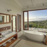 Luxurious Bathroom With A View - Grootbos Private Nature Reserve - Xplorio™ Gansbaai 