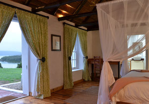 De Hoop's New Romantic Vlei Suites