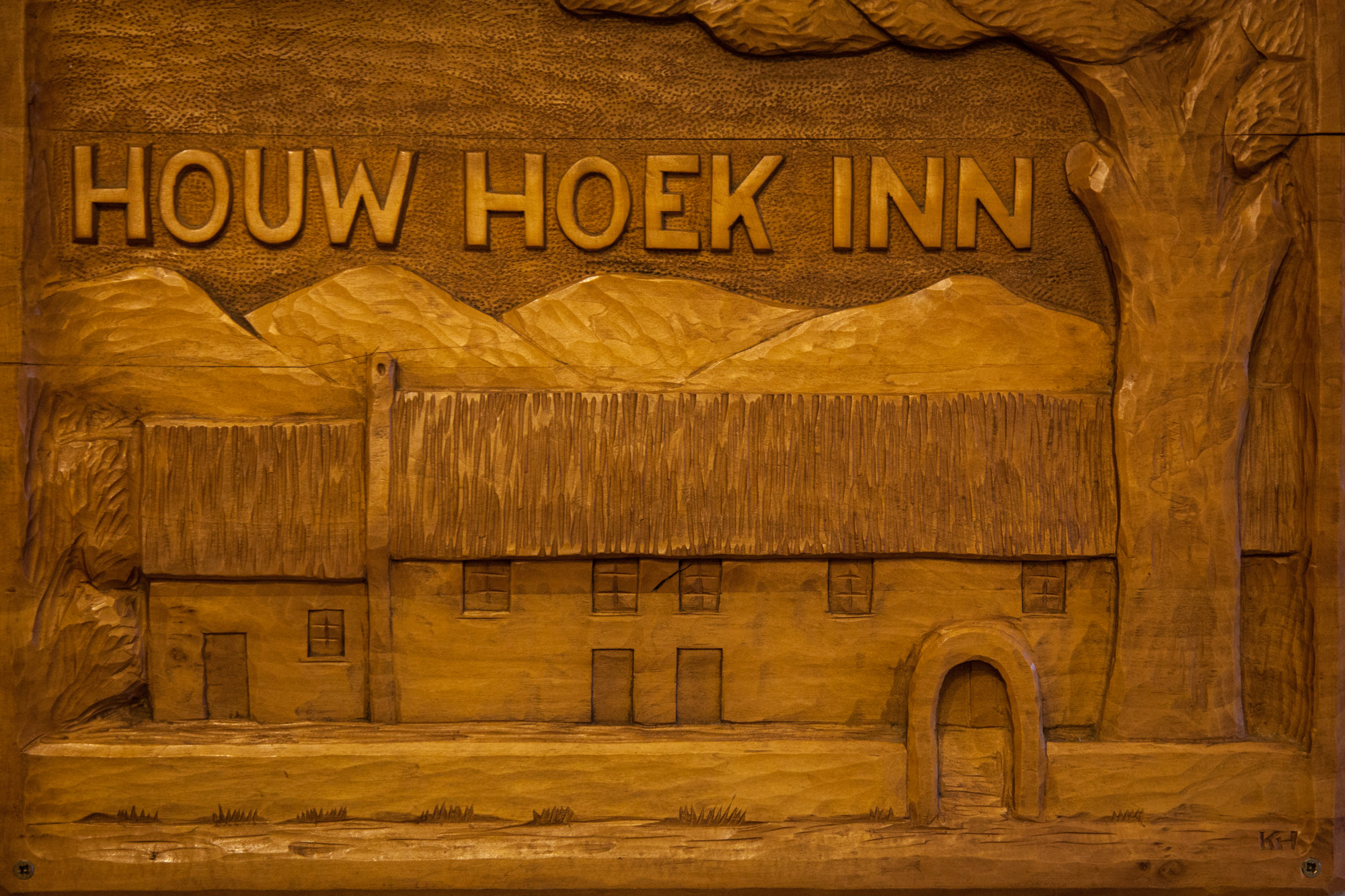 Grabouw-Elgin-Houw-Hoek-Inn-Sign-Wood