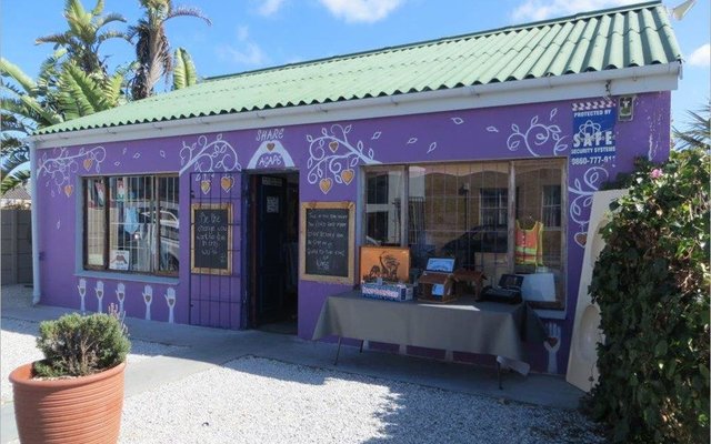 Gansbaai_Charity_Shop_1