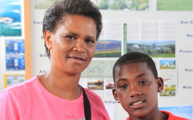 Nettie Kapot - 1ste: Blommetuin; Haar seun, Simeon Kapot - 1ste: Junior Groentetuin