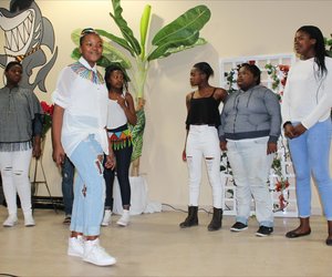 Cultivaria van Gansbaai Academia trek vol saal