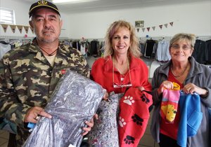 Kankerhond hou sy hondematers warm