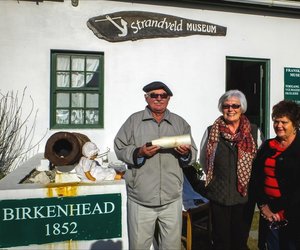 Struisbaai Kekkelbekke bring groot geskenk