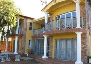 Luxury Accommodation with Sea Views