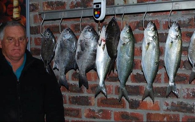 André Roux wen die kompetisie met sy nege visse. 