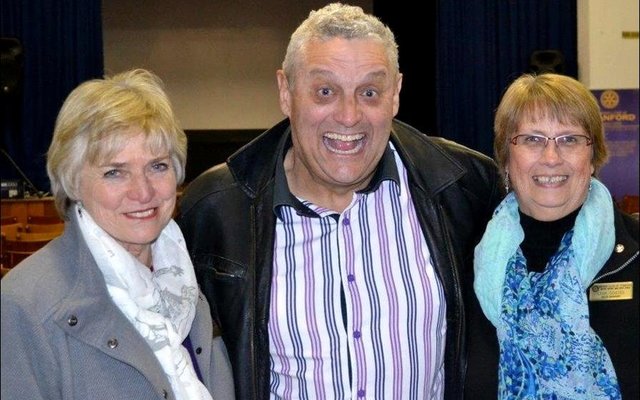 Barry Hilton performed live in Stanford on 24th June 2016 in aid of Stanford Rotary projects.