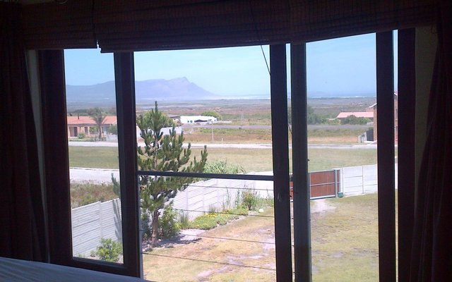 Main bedroom with en-suite bathroom
