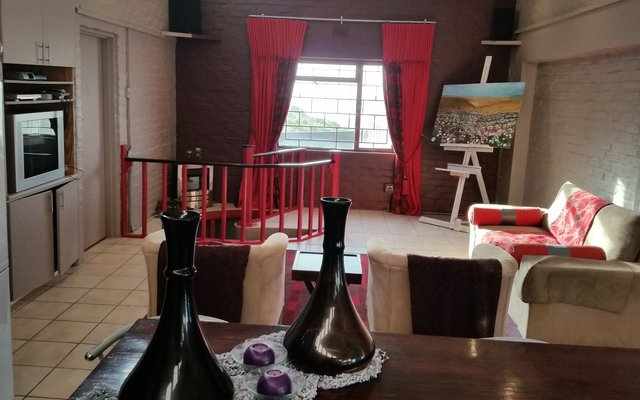 Lounge / dining room and kitchen