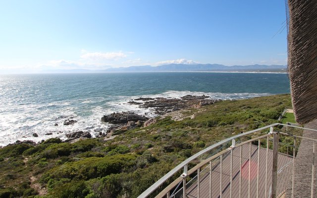 LR_main_balcony_to_east2