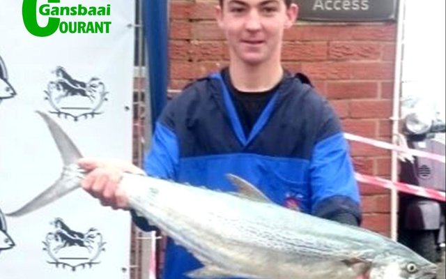 Werner van Zyl spog hier met die natalsnoek van 3,4 kg wat hy die laaste dag uitgetrek het. Dit was die eerste keer  in twee jaar dat 'n natalsnoek tydens 'n kompetisie ingeweeg word.