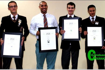 Gansbaai Academia’s Stock Exchange stars are from left: Jacques Prins, Heinrich van der Merwe, Mr Wilton Phillips, André Lourens, Llewellyn Davids and the principal, Mr Tommy Wilson.