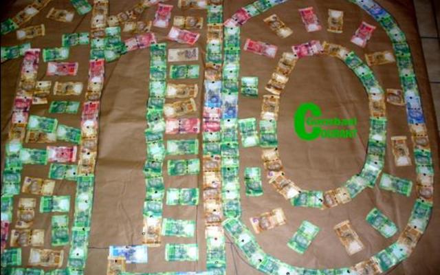 Die 110 jaar tekening, netjies met note uitgepak tydens ‘n nootlegging ten bate van Calvin Olivier.