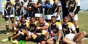 Black Leaves 1 en 2 se 7’s-rugbyspanne wat goed gevaar het tydens die 7’s Rugbytoernooi, waar hulle as gasheerklub opgetree het. Voor vlnr Eldrich Dunsdon, Nashlin Groenewald, Franklin Pietersen, Johny September en Fritz Hill. Agter vlnr Reraldo Pheto, Brenton-tee Dickson, Rosco Domingo, Stewart Jacobs, Jayberry Maines, Sameul Manuels, William Swarts, Andre Loff (skeidsregter) en Thirston Martin.  