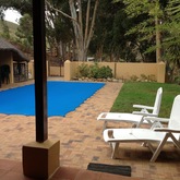 Swaynehuis pool and patio - Swaynekloof Farm - Xplorio™ Botrivier