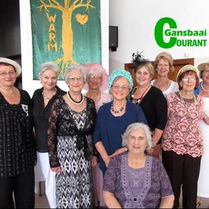 Vroue wat Diensknopies ontvang het: Voor vlnr Trudie du Plooy (5jr), Elizma de Lange (5jr) en sittende Marie Uys (25jr). Agter vlnr Mary Badenhorst (35jr), Adri Ehlers (15jr), Miempie du Plessis (20jr), Ronelle Swart (5jr), Lanita Marais (5jr),   Shirley Fick (5jr) en Rienie Lüdick (25jr).