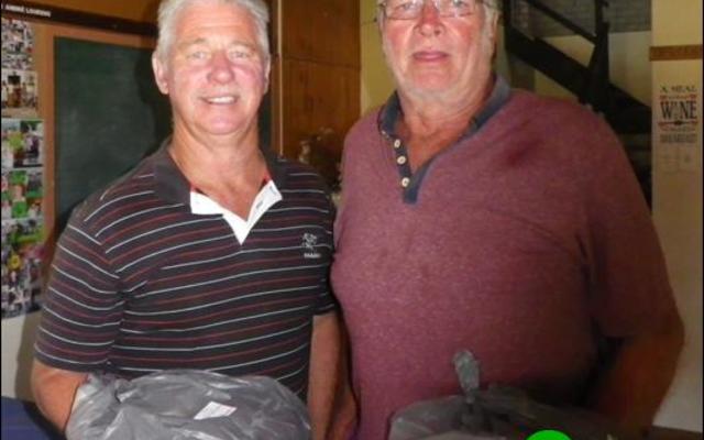 Die wenners van die 4BBB Stableford met 51 punte, Malcolm Bury en Steve Muller.