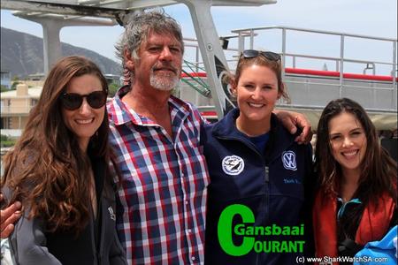 Marine Dynamics were joined by the crew of Pasella  (TV 2) with South African actress Christia Visser and her parents who enjoyed a shark cage dive and a visit to the African Penguin and Seabird Sanctuary. Left to right is Vicky Davis (Pasella Presenter), Abri Visser (Vicky’s dad), Kelly Baker (Marine Biologist: Marine Dynamics) and Christia Visser (Local actress).