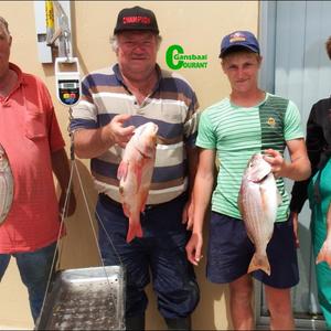 Die Birkenhead Boothengelklub se ‘onverwagse’ 2016 kampioene, het met die eerste kompetisie vir 2017 weer as wenners uit die stryd getree.  Vlnr Danie Fourie, Ben Uys (skipper), JP Uys en Hennie Groenewald. 