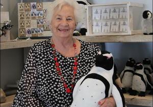 Ouma Lida kuier in pikkewynland