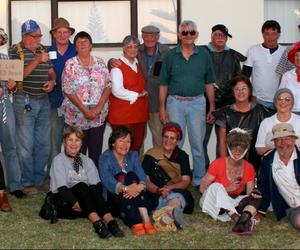 Houtwerkers plaas hul beitels neer