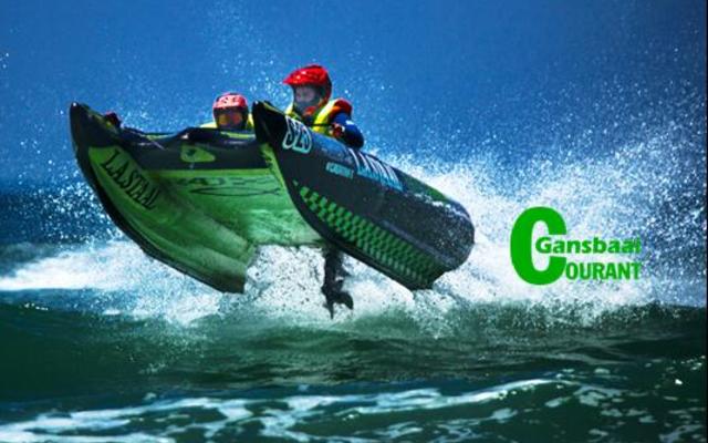 Die jaarlikse Trans Agulhas Rubberboot Wedren word as die taaiste rubberboot uitdaagwedren ter wêreld beskou.  Die moordende 700km seeroete het Woensdag, 28 Desember 2016 te Plettenbergbaai begin en strek oor 5 dae op see.  Die renjaers het in Mosselbaai, Stilbaai, Struisbaai en Uilenkraalsmond vir die opteken van tye aangedoen. Hulle aankoms te Uilenkraalsmond op Oujaarsdag, het weer eens honderde toeskouers gelok. Foto: Robert Johnson