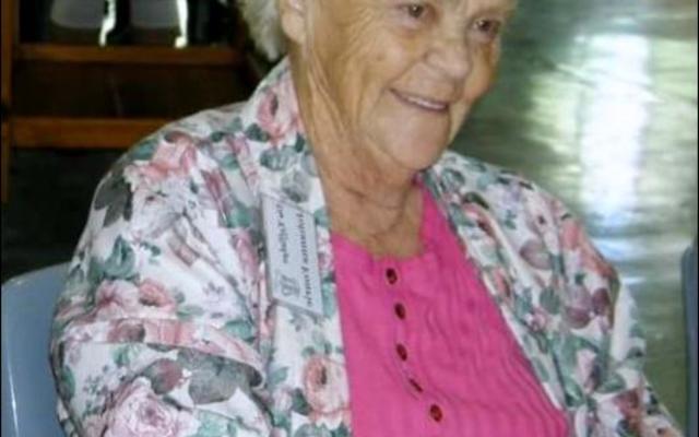Suster Johanna Fourie van Gansbaai wat diep spore in die gemeenskap van die vroëere Gansbaai en omgewing getrap het en 14 Februarie op die ouderdom van 86 jaar oorlede is.