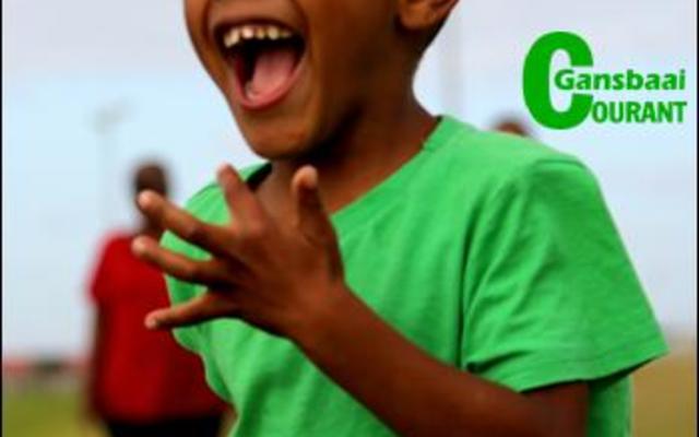 Strandlopertjie Bewaarskool het verlede Saterdag hulle jaarlikse sportdag gehou. Dit was ‘n vrolike dag vir die jongklomp en hul ouers en die skoolhoof, Priscilla Cronjé was verheug oor die goeie opkoms. Juwayne Robertson neem hier deel aan ‘n naelloop-item.  Hy het homself bewys as ‘n uitstekende deelnemer met ‘n ware sportmangees.  Die kleingoed se sportdag was ‘n goeie inleiding vir hierdie naweek se sportfees wat deur die Overstrand Munisipaliteit op Gansbaai se sportgronde aangebied word.  Verrigtinge begin om 08:00 en besoekers kan hulle regmaak vir rugby, sokker, krieket en netbal.