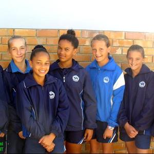 Die o/13 netbalspelers van Laerskool Gansbaai wat aan die Overberg netbalproewe deelneem, is:  Anrie van Niekerk (D), Nadine Groenewald (AV), Monique Hugo (VV) en Cailyn Smit (V)  Die skool is baie trots op die groot getal spelers wat dié prestasie behaal het.