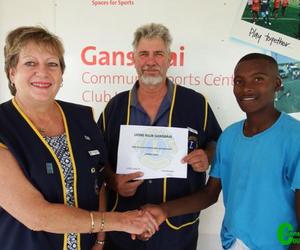 Lions ondersteun jong atleet