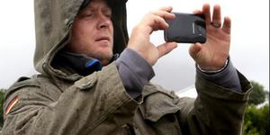 Die dorp se befaamde fotograaf, Hugh-Daniel Grobler het sy professionele kameras hierdie keer vir ‘n selfoon verruil om ‘n oomblik in die geskiedenis van ons land vas te vang.