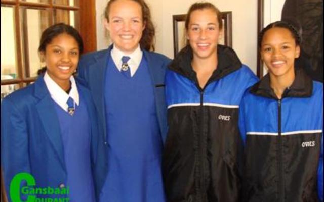 Vier van Overberg Hoërskool se netbalspelers is in die onderskeie Bolandspanne opgeneem wat aan streekstoernooie in Bloemfontein gaan deelneem.   Die Boland o/18C-span speel van 16-20 Julie 2017 met  Jeanri Albertyn en Anje Delen wat deel uitmaak van die span.  Die Boland Shiraz o/14-span speel van 5-9 Julie 2017 met Denay Benjamin en Zi King as spelers.