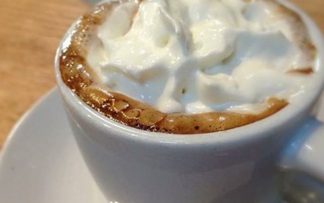 Cappuccino Con Panna (Cappuccino with cream)