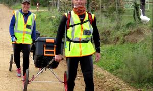 Hulle stap vir verlore engeltjies